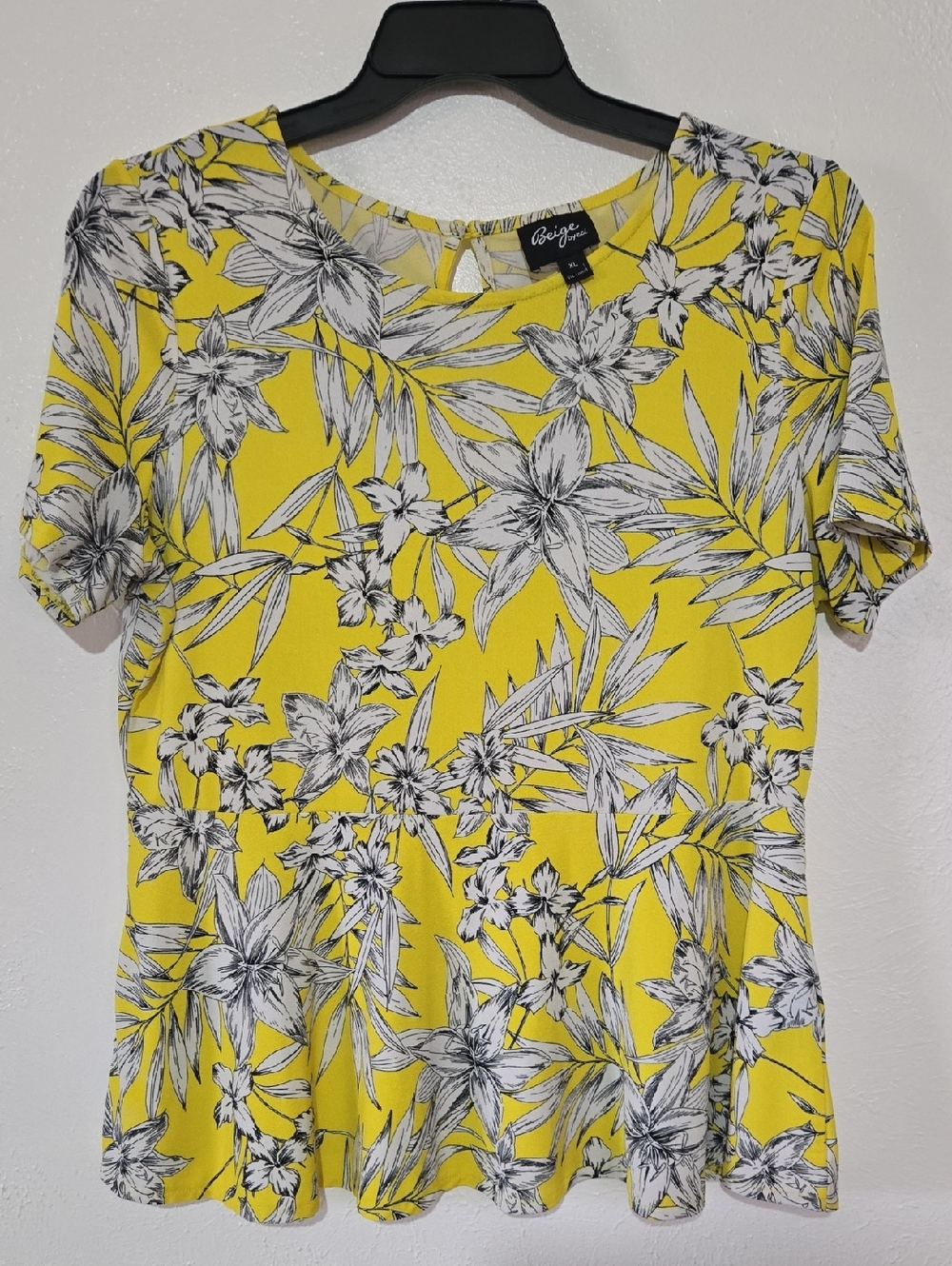 Beige by eci Yellow Floral Short Sleeve Tee with Black Botanical Print